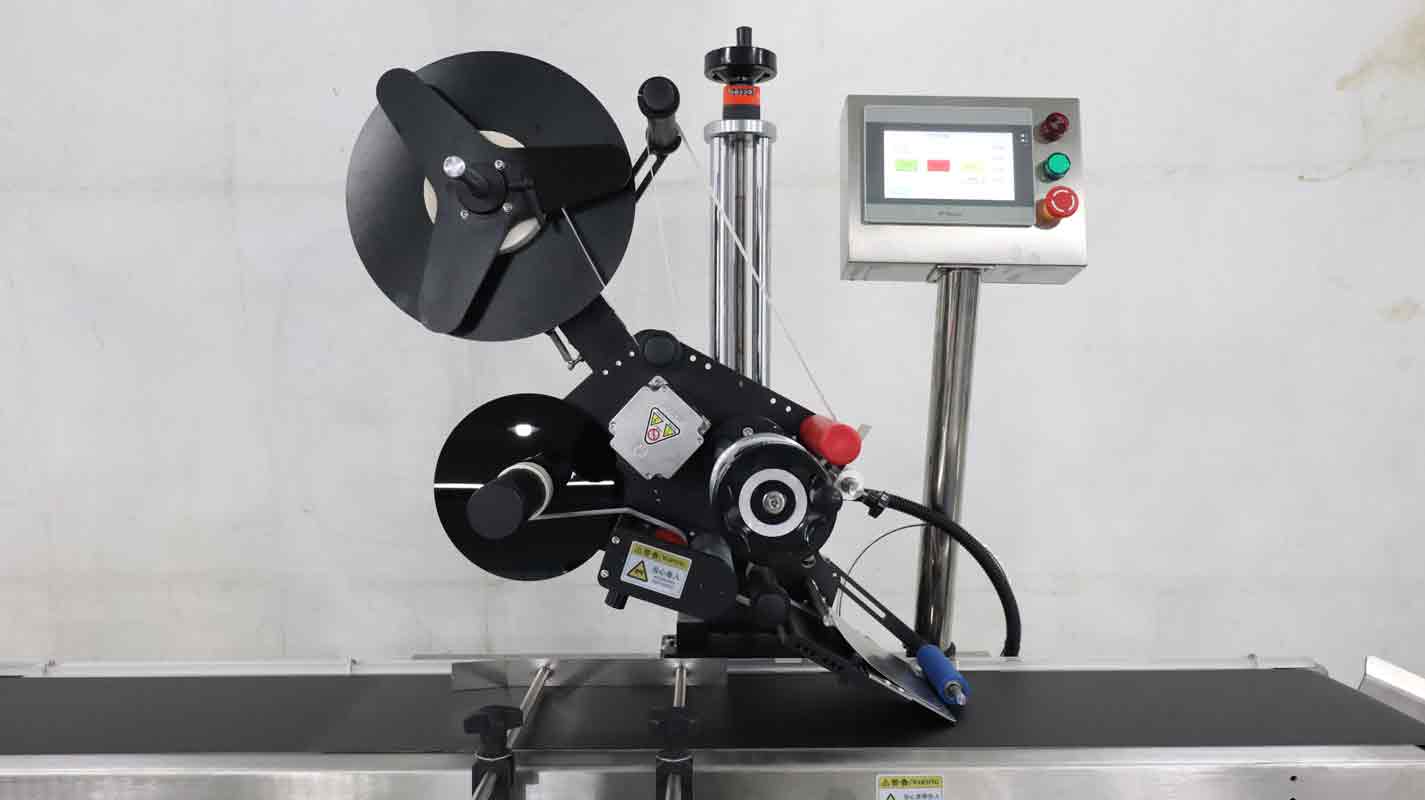 全自動(dòng)高速分卡貼標機,高速分卡貼標機,平面貼標機