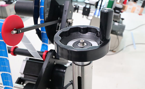 全自動(dòng)高速貼標機,高速貼標機,全自動(dòng)貼標機