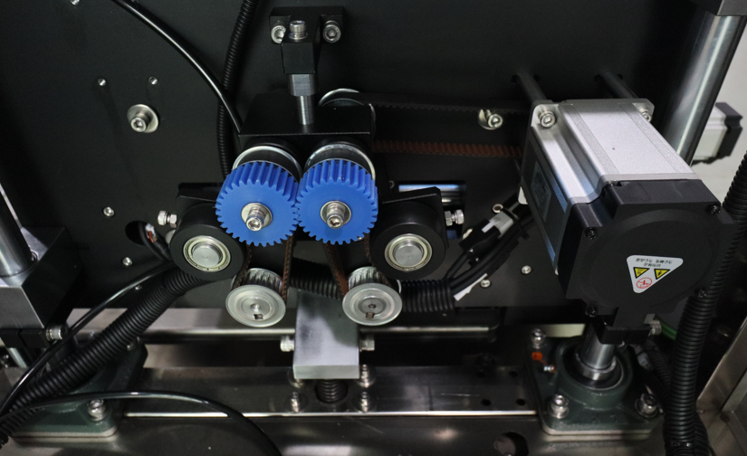 全自動(dòng)電熱套標機,套標機設備,全自動(dòng)套標機