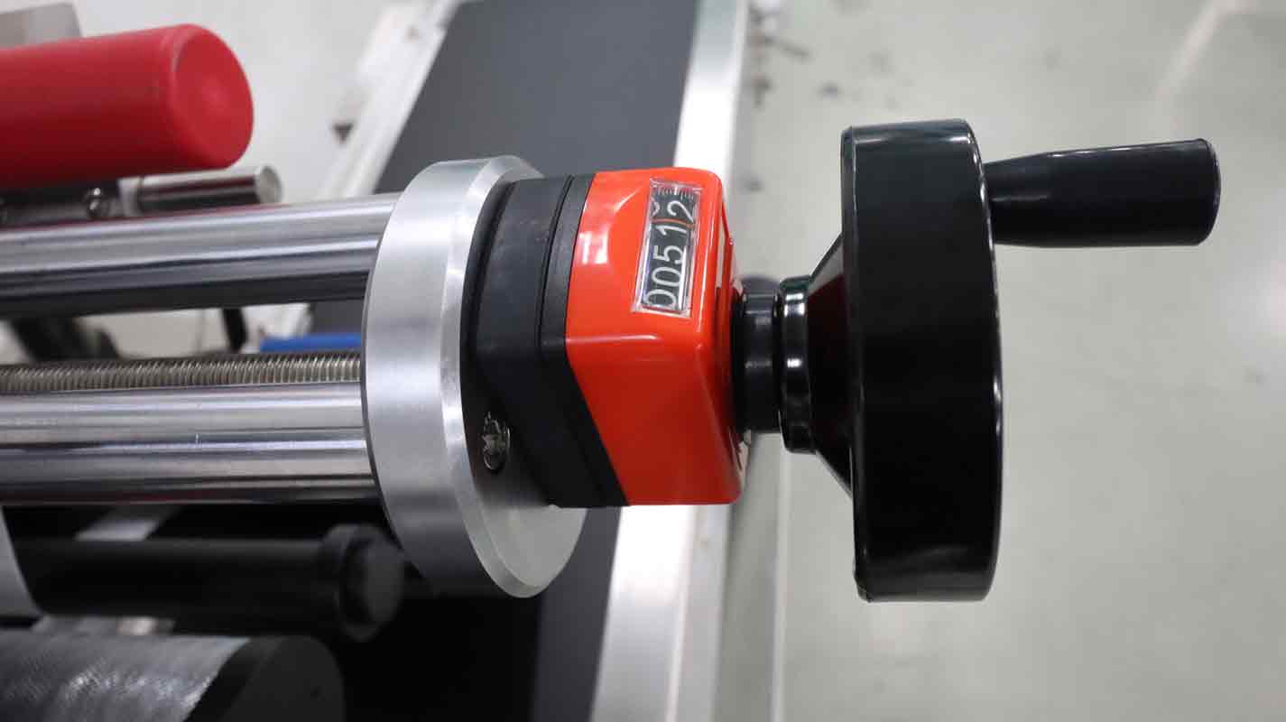 全自動(dòng)pcb板專(zhuān)用貼標機,pcb板專(zhuān)用貼標機,貼標機廠(chǎng)家,佼佼者自動(dòng)化