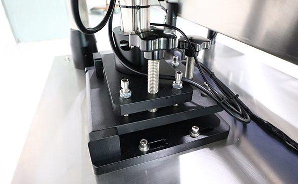 全自動(dòng)保護膜雙面貼標機,雙面貼標機,貼標機廠(chǎng)家