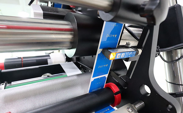 全自動(dòng)平面貼標機,平面貼標機,貼標機廠(chǎng)家