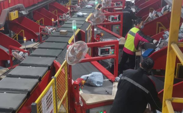 DWS包裹稱(chēng)重掃描測體積設備,動(dòng)態(tài)DWS物流設備,物流快遞分揀設備,佼佼者自動(dòng)化