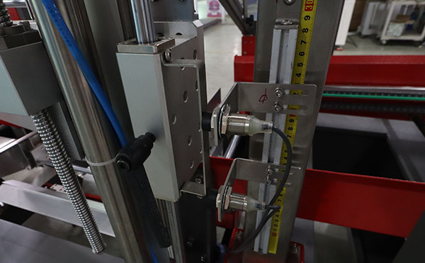 角邊全自動(dòng)封箱機,封箱機設備,封箱包裝機生產(chǎn)廠(chǎng)家